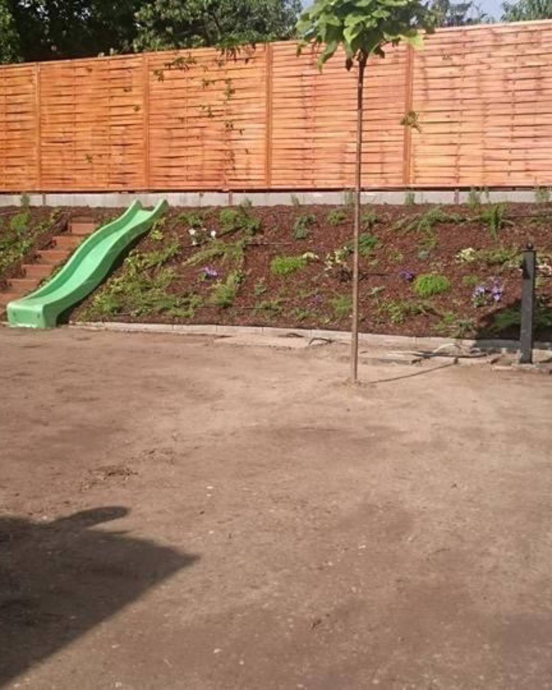 Kertépítés - Csepelen elkészült rézsű