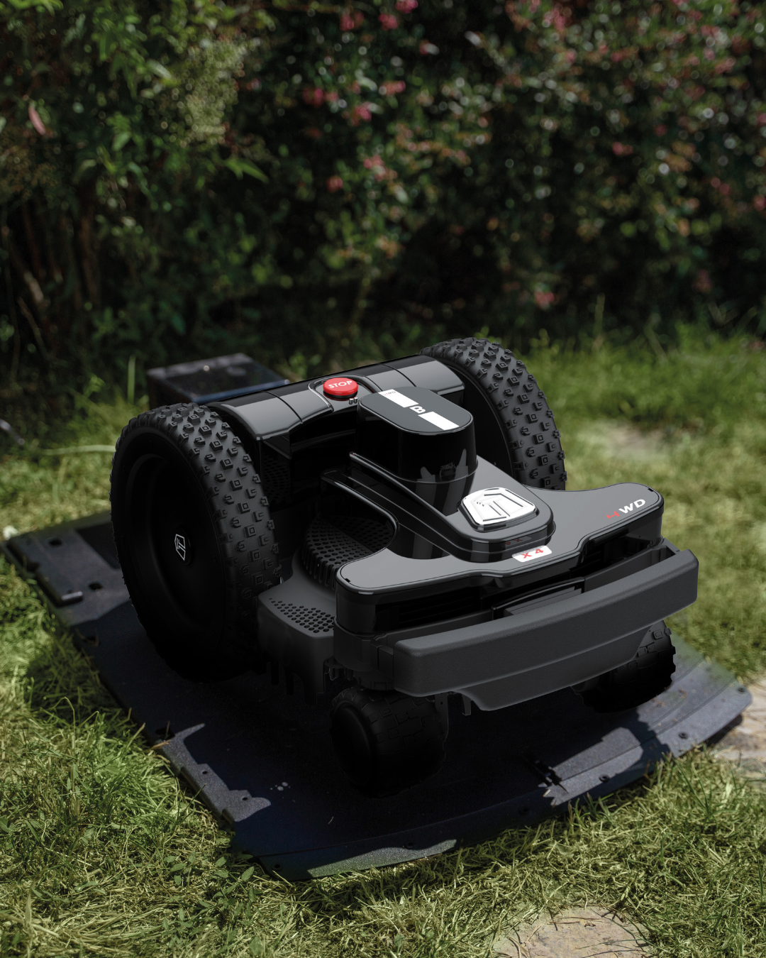 Robotfűnyíró - NEXTTECH L X4 4WD