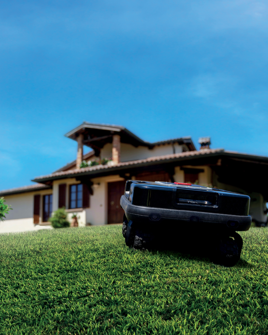 Robotfűnyíró - NEXTTECH QUADRITECH 4WD